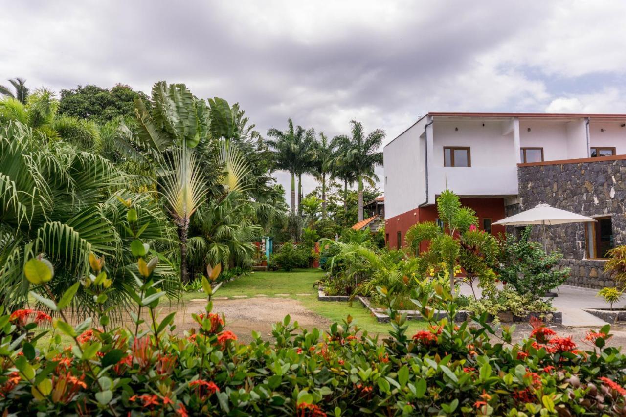 Emoyeni Gardens Hotel Sao Tome Bagian luar foto